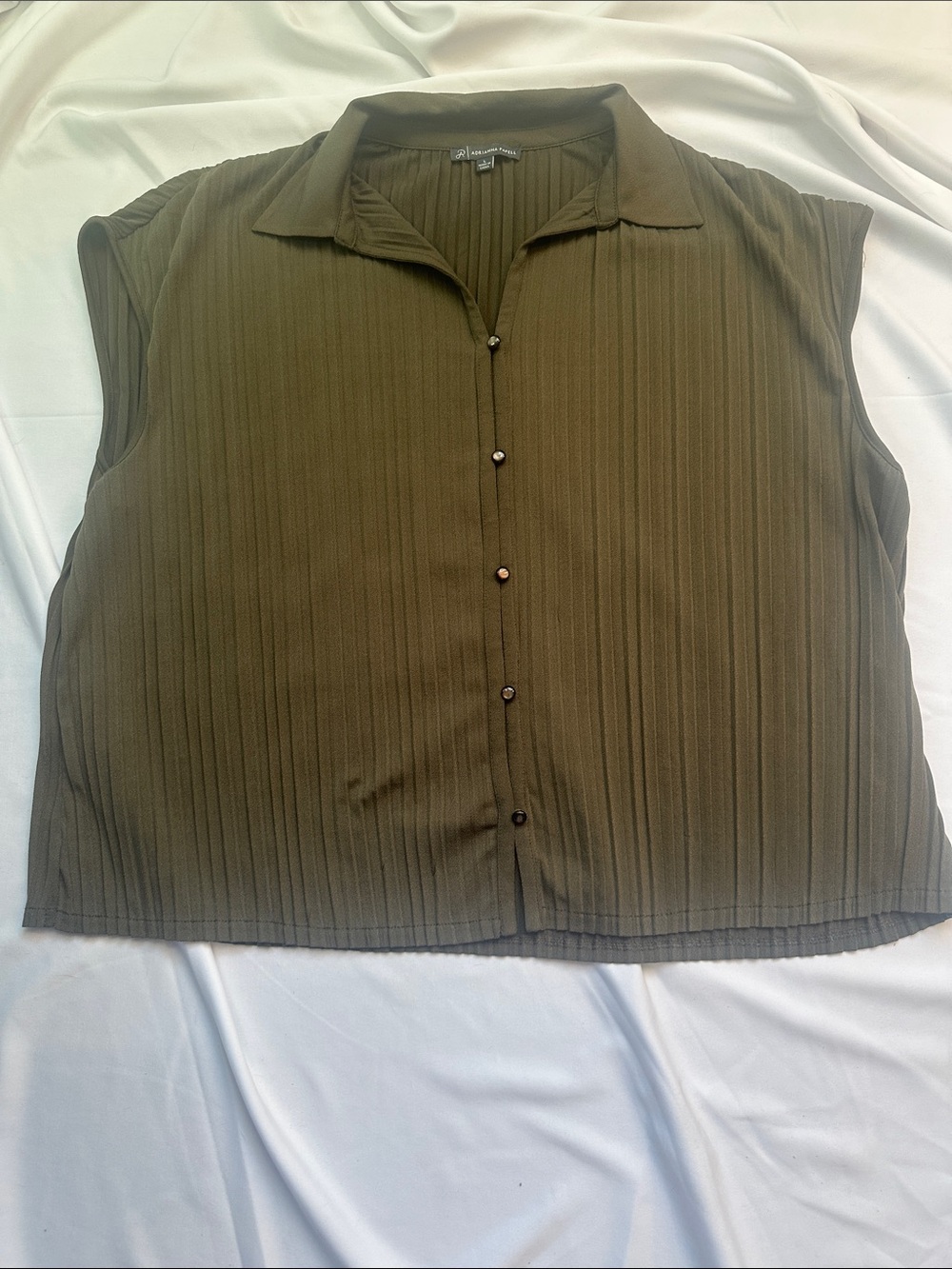 Adrianna Papell Olive Green Sleeveless Ribbed Button-Down Top